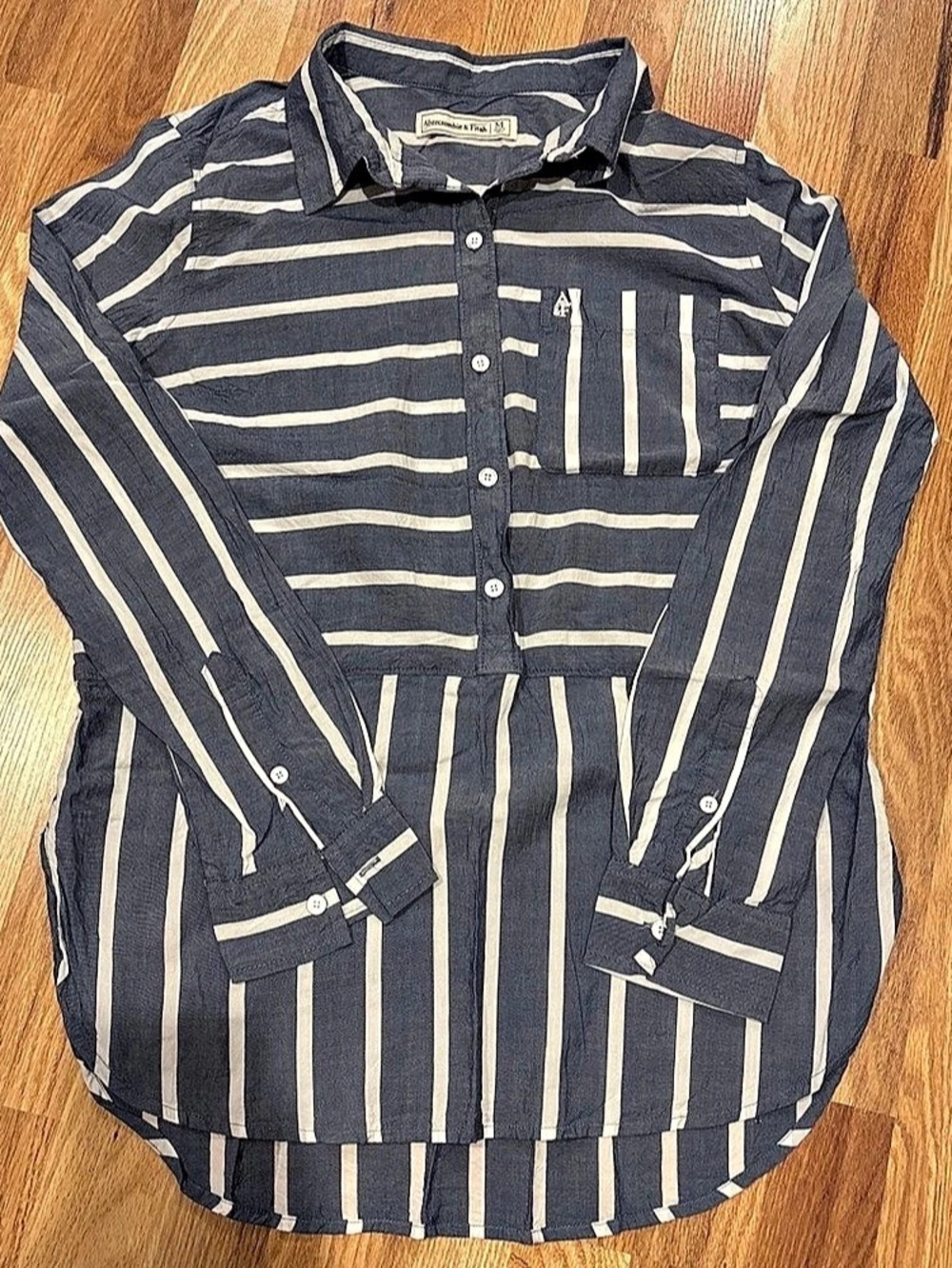 Abercrombie & Fitch Women’s Striped Button Down Size Medium